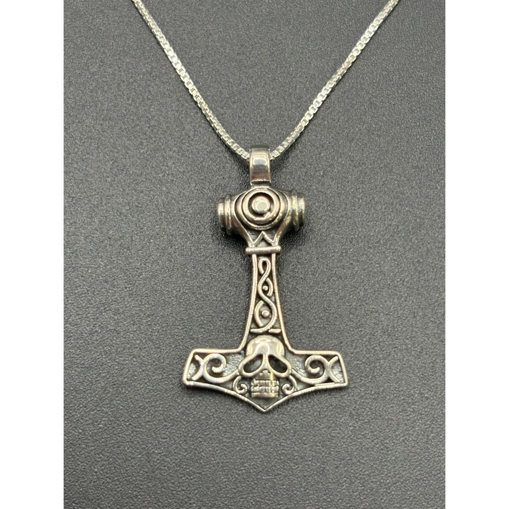 New Condition 20" Sterling Silver Hammer & Shell Pendant Necklace
